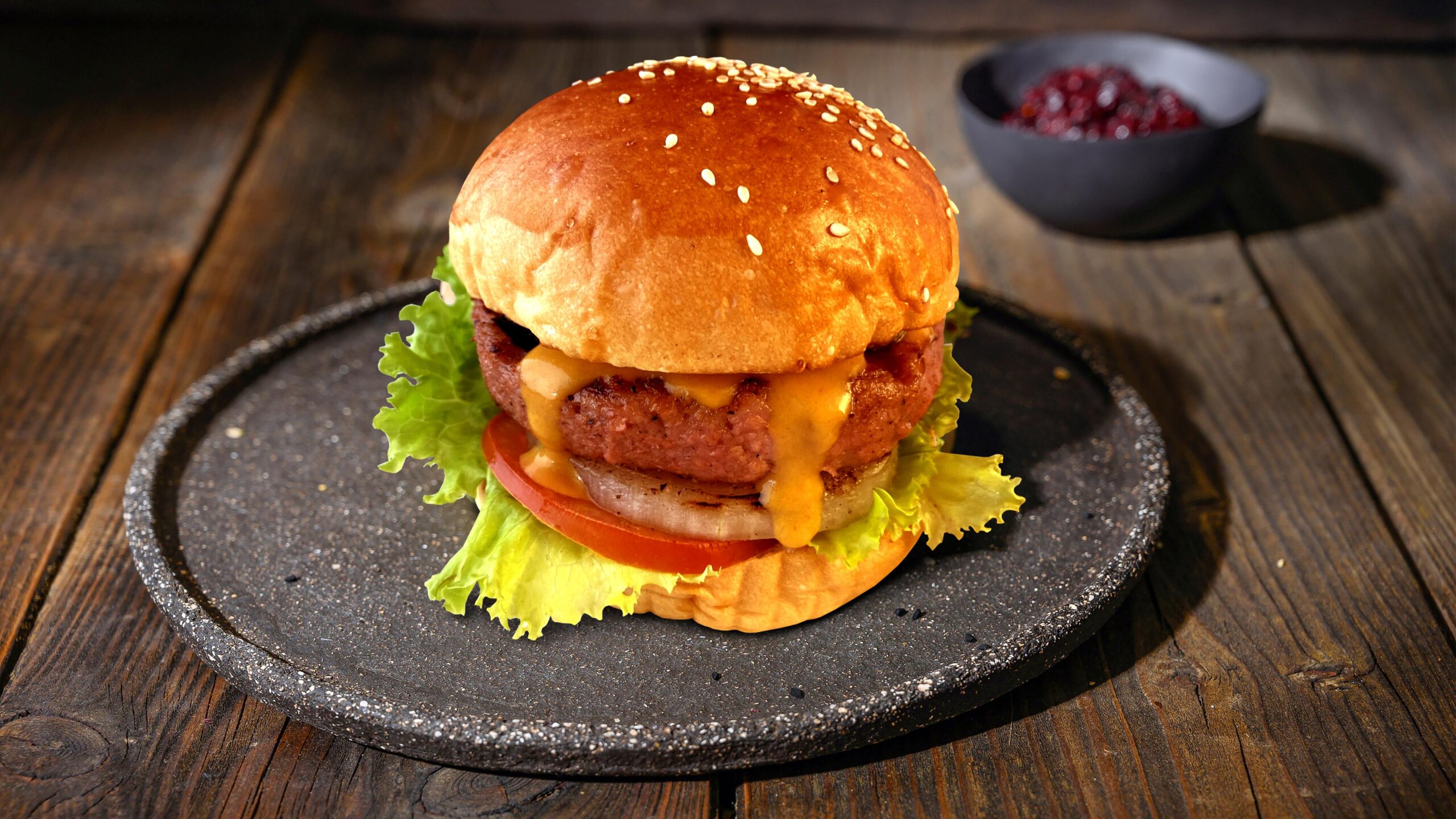 Hamburger Lớn Hình ảnh Sẵn có  Tải xuống Hình ảnh Ngay bây giờ  Burger  phô mai Bánh mì  Thực phẩm chủ yếu Bánh mì kẹp thịt  iStock